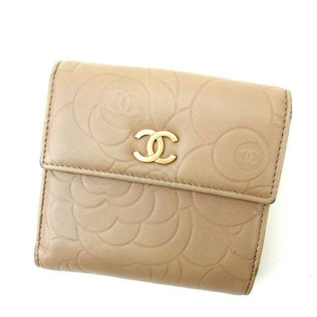 【スプリングセール30％OFF】シャネル Wホック財布 カメリア ベージュ レザ- CHANEL 【シャネル】 T12971S 【中古】