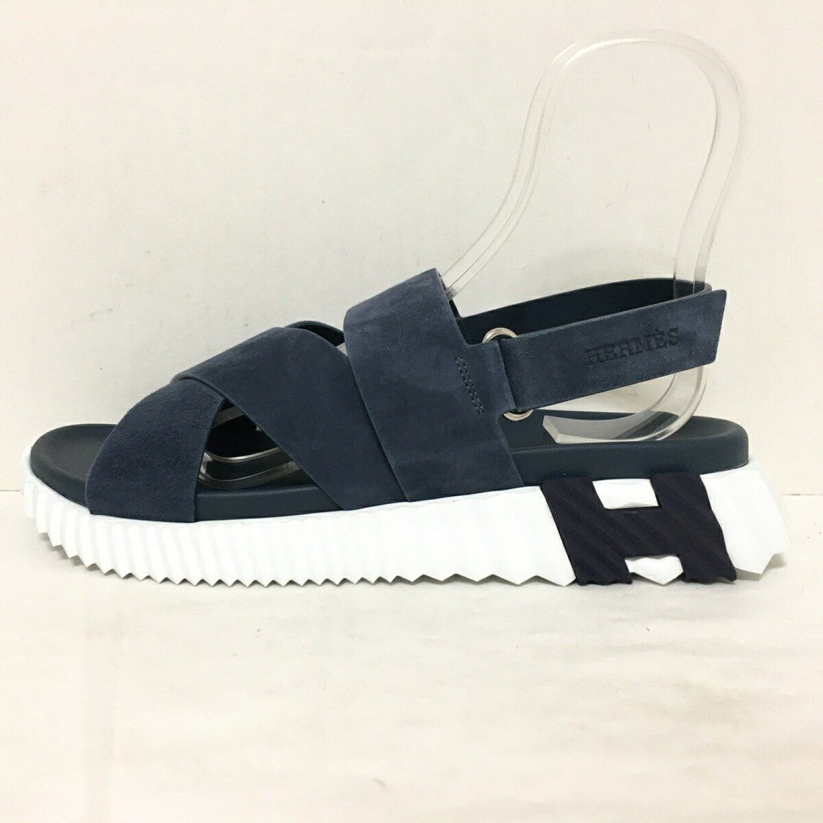 【新着】【中古】HERMES(エルメス) エレクトリック サンダル クロスベルト/バックストラップ ブルーセレスト(ネイビー) シェーヴル ヴェロアのサムネイル