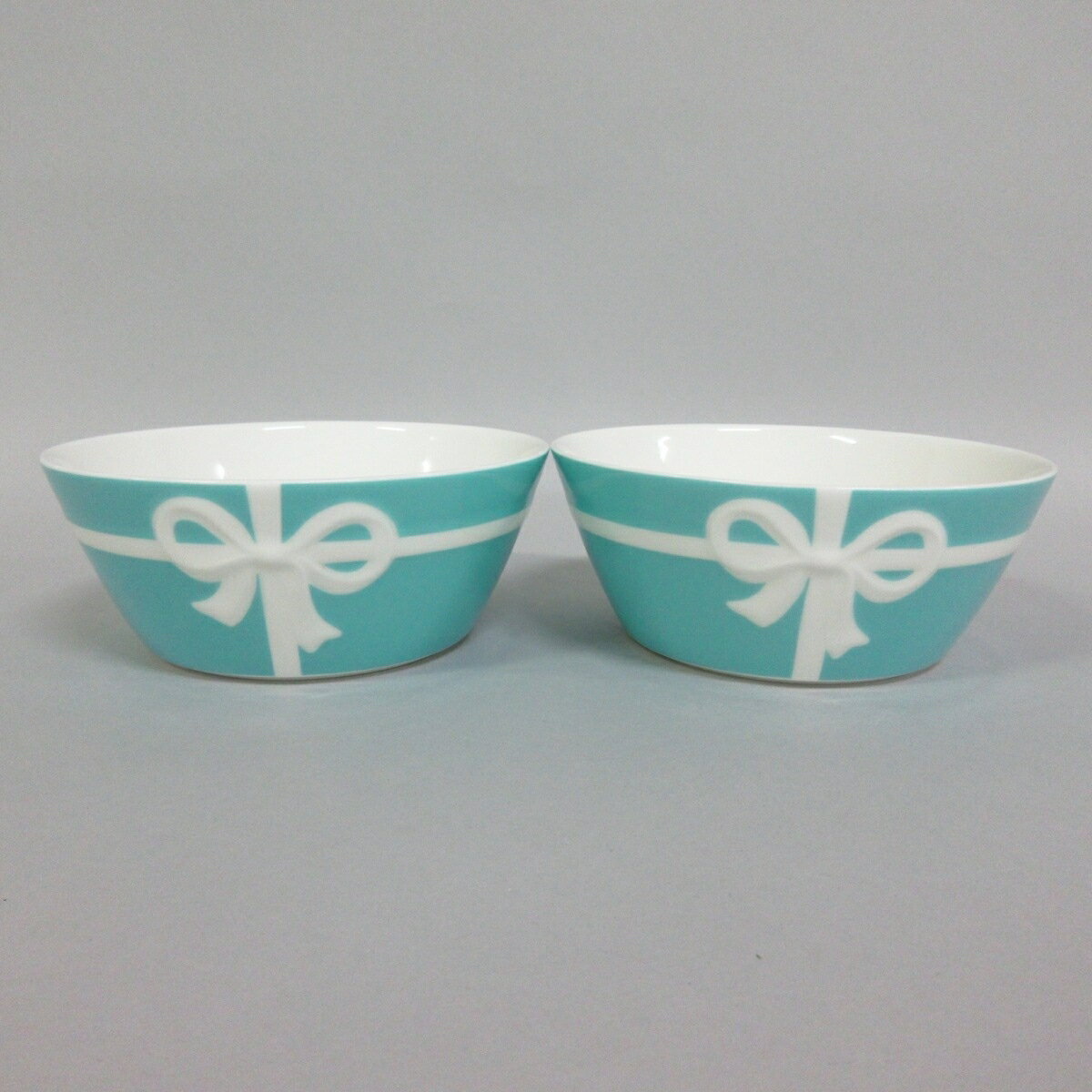 【新着】【中古】TIFFANY&Co.(ティファニー) ブルーボウ 食器 ボウル×2点 ティファニーブルー×アイボリー 陶器のサムネイル
