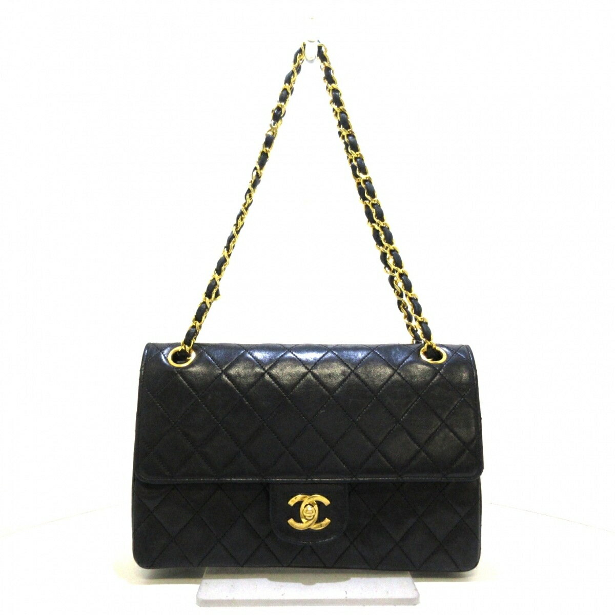 【新着】【中古】CHANEL(シャネル) ダブルフラップマトラッセ ショルダーバッグ チェーンショルダー/ゴールド金具 黒 ラムスキン