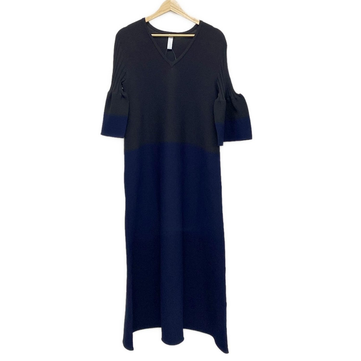 【中古】CFCL(シーエフシーエル) ワンピース Vネック/半袖/ロング/ニット ネイビー×黒のサムネイル
