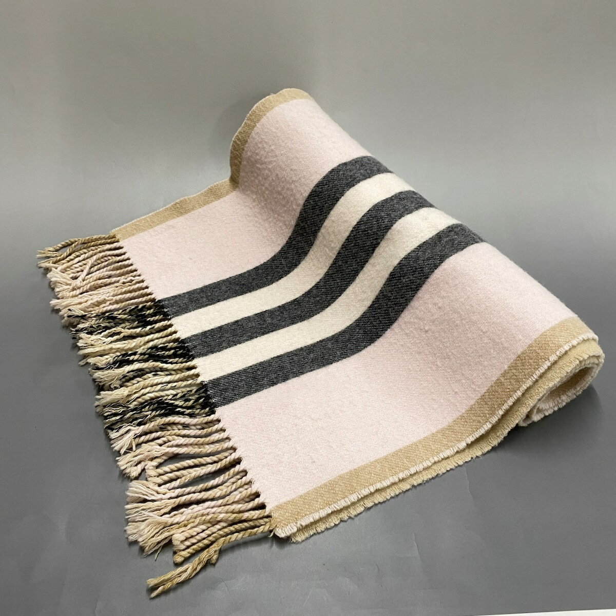 【中古】BURBERRY LONDON ENGLAND(バーバリーロンドンイングランド) ストール(ショール) ライトピンク×ダークグレー×マルチ カシミヤ