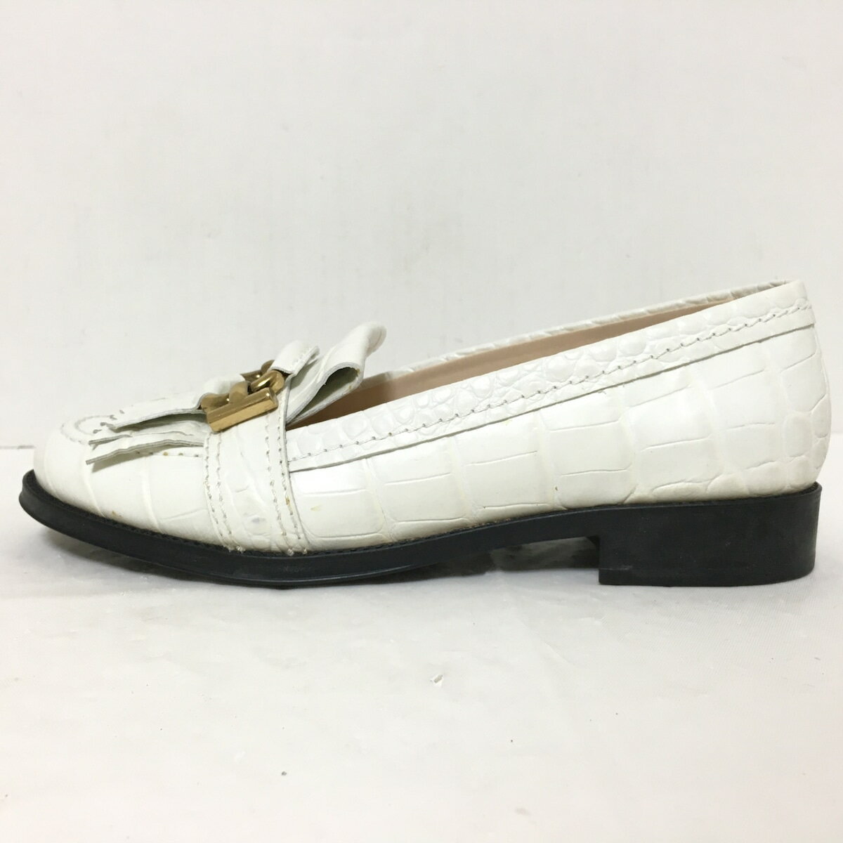 【中古】TOD'S(トッズ) ローファー キルトローファー/型押し加工 白 レザー