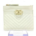 【新着】【中古】CHANEL(シャネル) ボーイシャネル,Vステッチ(シェブロン) コインケース ゴールド金具/カードケース付き 白 キャビアスキン