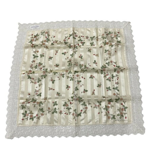 【中古】WEDG WOOD(ウェッジウッド) 小物 テーブルマット 白×アイボリー×マルチ コットン、シルク 【中古】WEDG WOOD(ウェッジウッド) 小物 テーブルマット 白×アイボリー×マルチ コットン、シルク