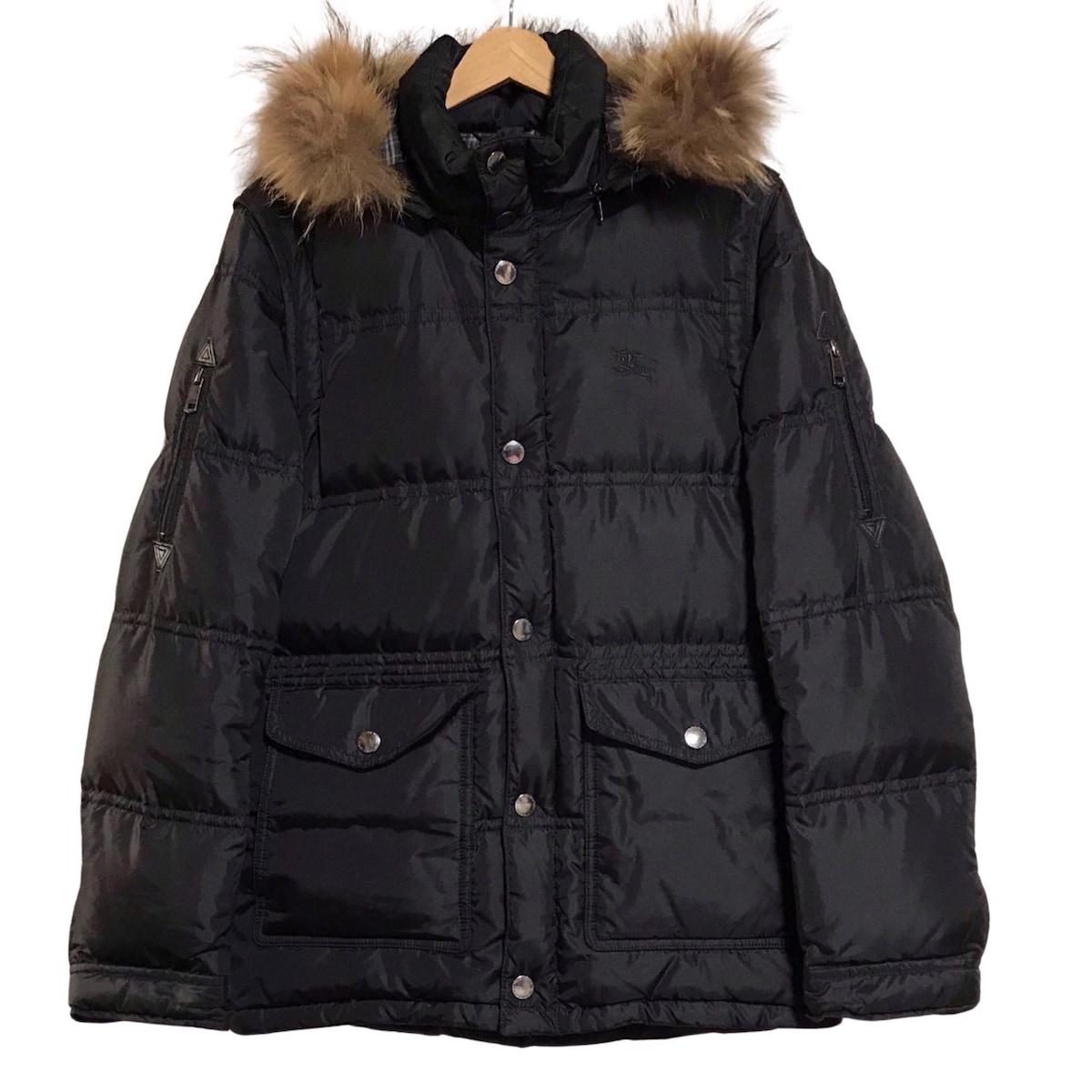 【中古】Burberry Black Label(バーバリーブラックレーベル) ダウンジャケット ジップアップ/長袖/冬/袖、フード、ファー取り外し可能 黒