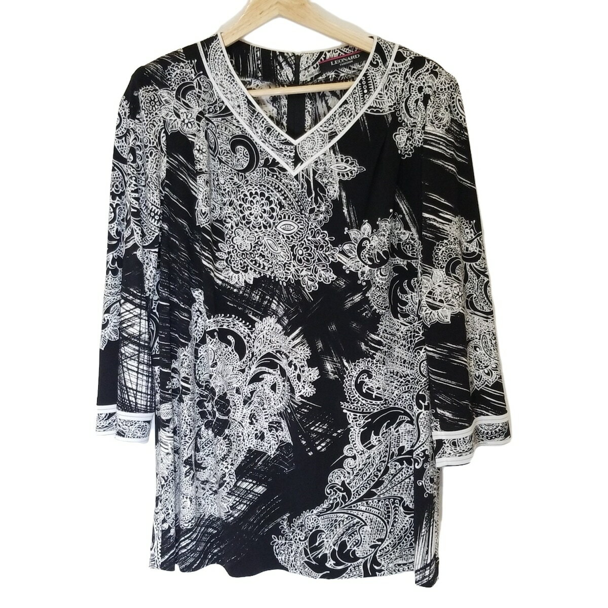 【新着】【中古】LEONARD(レオナール) チュニック Vネック/長袖/カンカン素材/肩パッド 黒×白