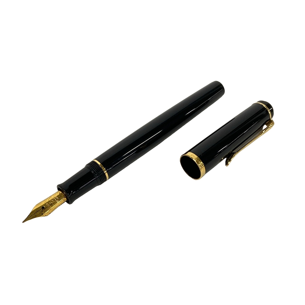 Pelican - 【中古】Pelikan(ペリカン) 万年筆 インクなし/ネーム刻印 黒×ゴールド
