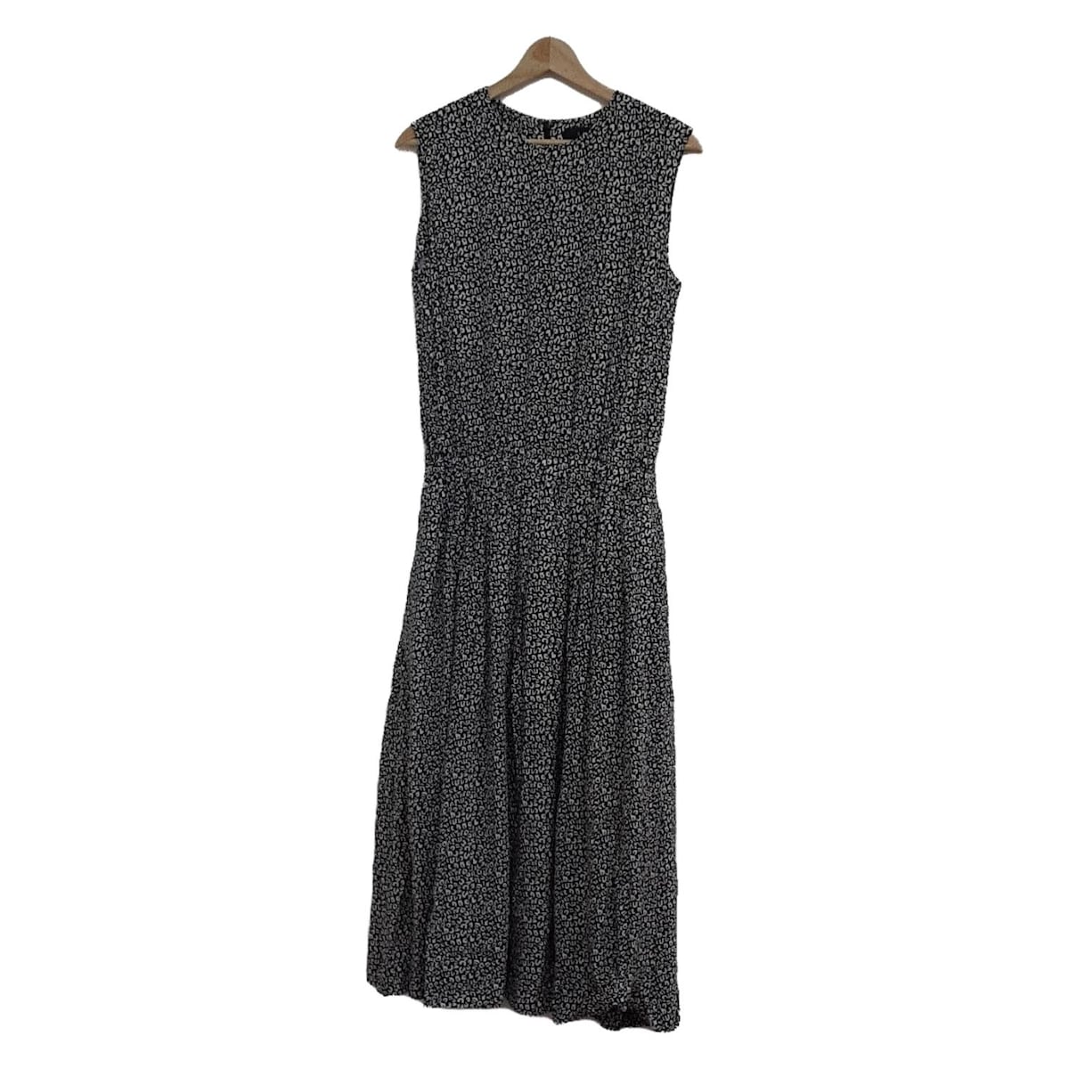【新着】【中古】SACRA(サクラ) ワンピース クルーネック/ノースリーブ/マキシ丈 黒×白