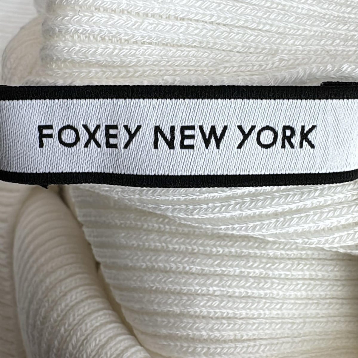 【中古】FOXEY NEW YORK(フォクシーニューヨーク) ウィンターリリィ カーディガン 長袖/ジップアップ 白