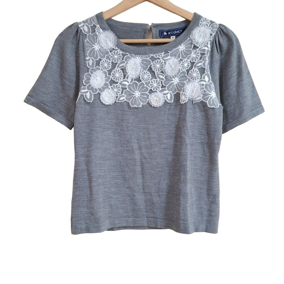 【中古】M'S GRACY(エムズグレイシー) 半袖セーター クルーネック/レース/フラワー(花)/ラインストーン..