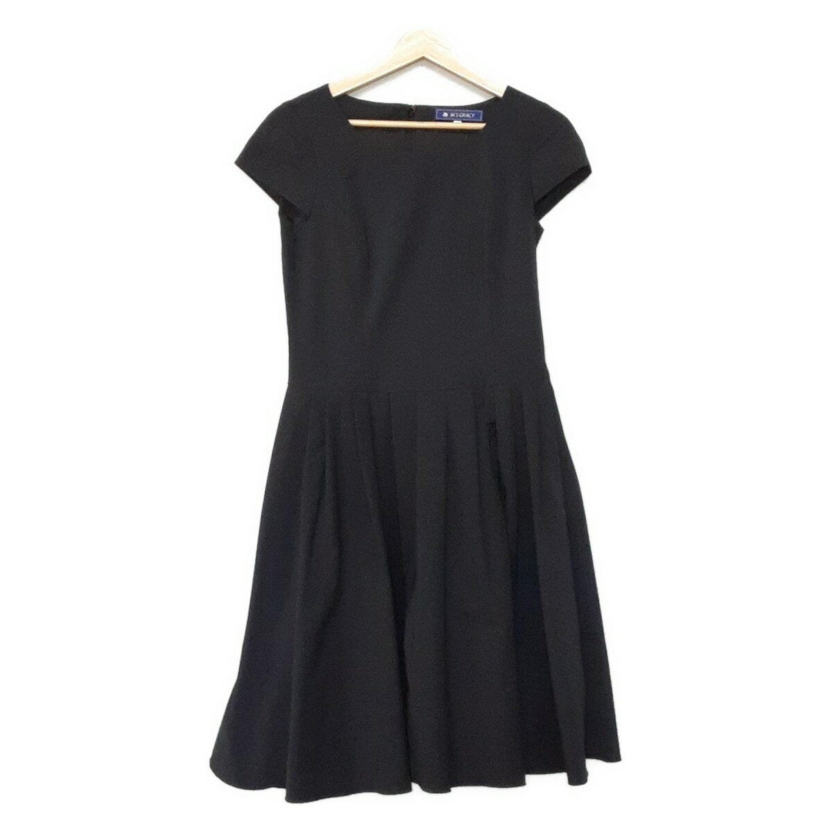 【中古】M'S GRACY(エムズグレイシー) ワンピース クルーネック/半袖/ひざ丈 黒