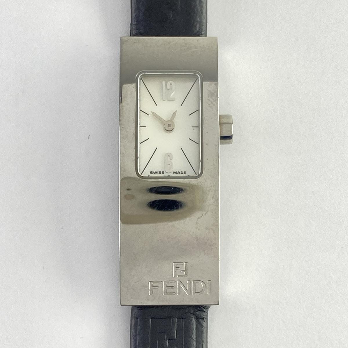 【中古】FENDI(フェンディ) 腕時計 シェル文字盤 アイボリー