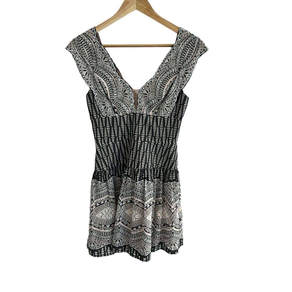 楽天市場】BCBGMAXAZRIA(ワンピース|レディースファッション 楽天市場】BCBGMAXAZRIA(ワンピース|レディースファッション