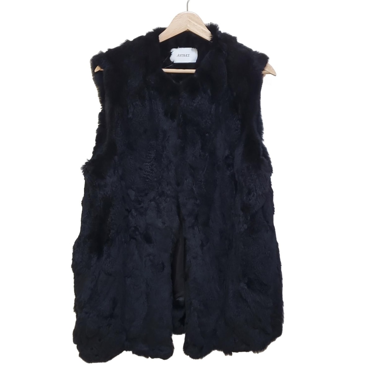 【新着】【中古】ASTRAET(アストラット) コート 毛皮/ノースリーブ/冬 黒 ラビット