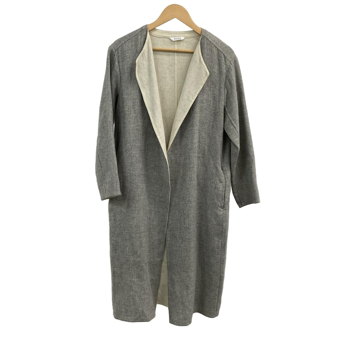 【中古】PLS+T(PLST)(プラステ) コート 冬物 ライトグレー