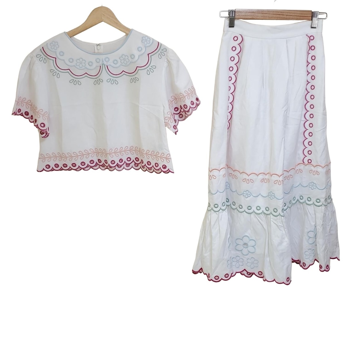 【中古】Chesty(チェスティ) スカートセットアップ 刺繍/フラワー(花) 白×ピンク×マルチ