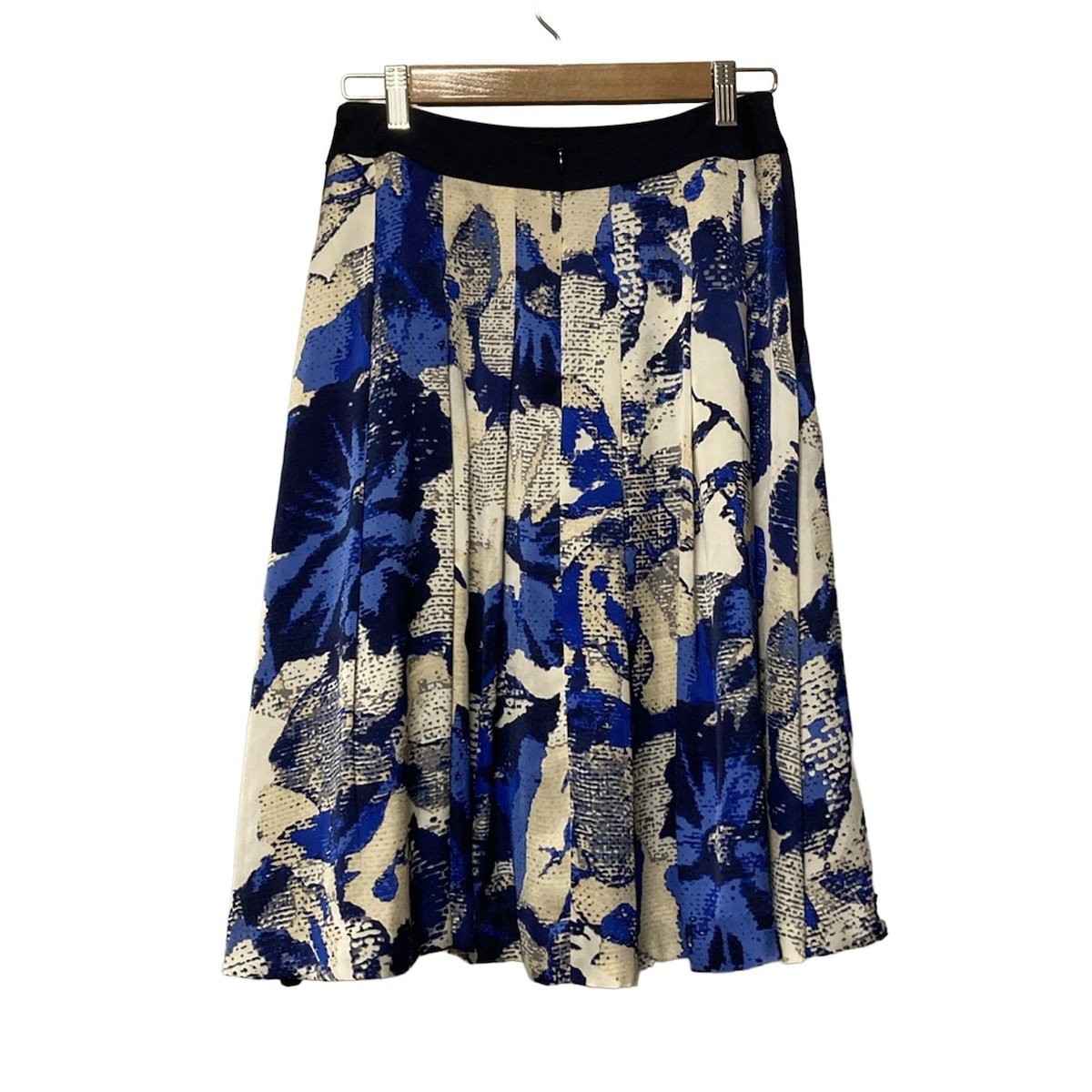 ブランディア　楽天市場店の【中古】HIROKO BIS(ヒロコビス) スカート ひざ丈 アイボリー×ネイビー×マルチ｜アングル2