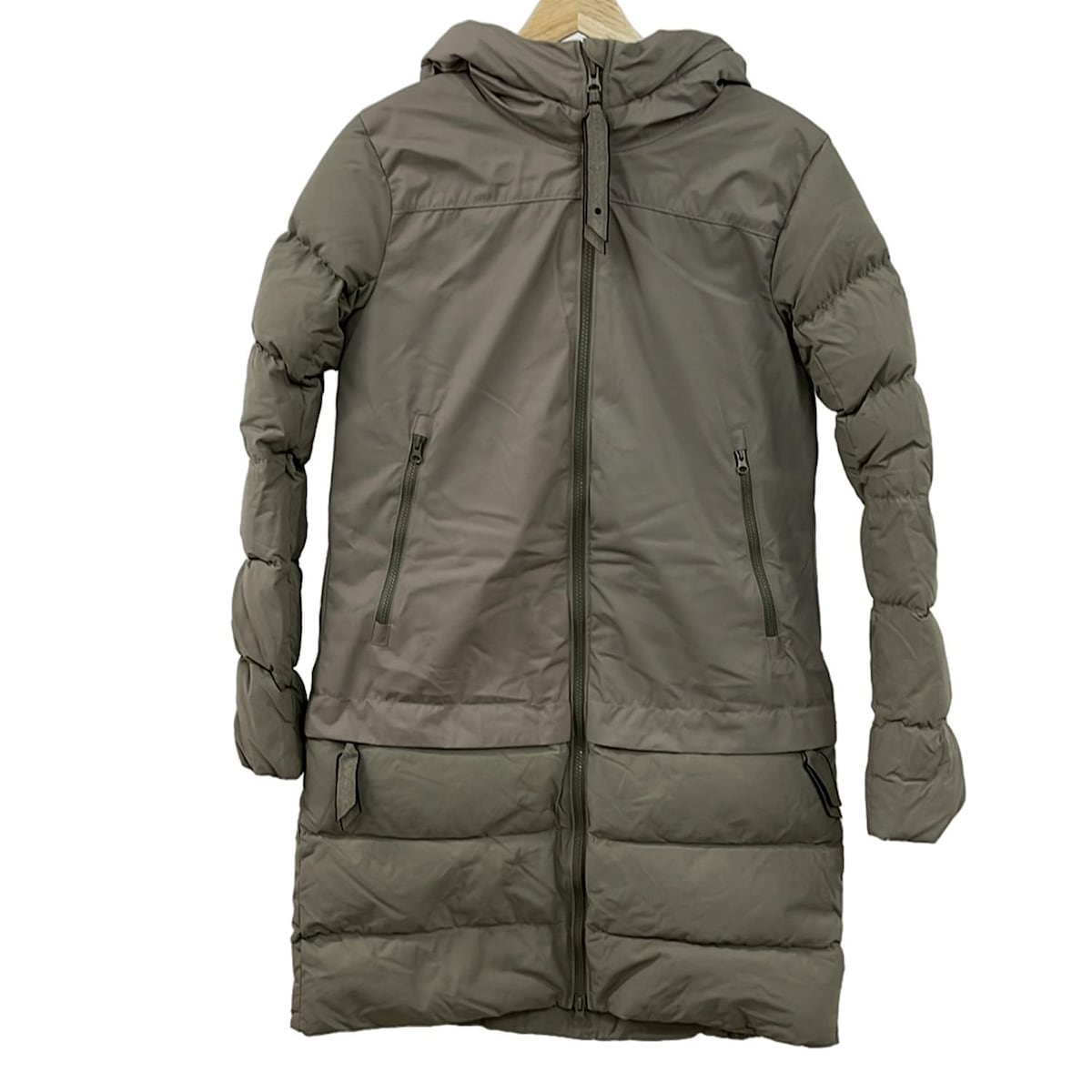 【中古】lululemon(ルルレモン) ダウンコート 長袖/冬 グレーベージュ