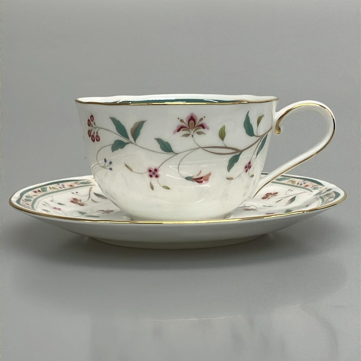 【中古】Noritake(ノリタケ) カップ&ソーサー 花柄 白×ゴールド×マルチ