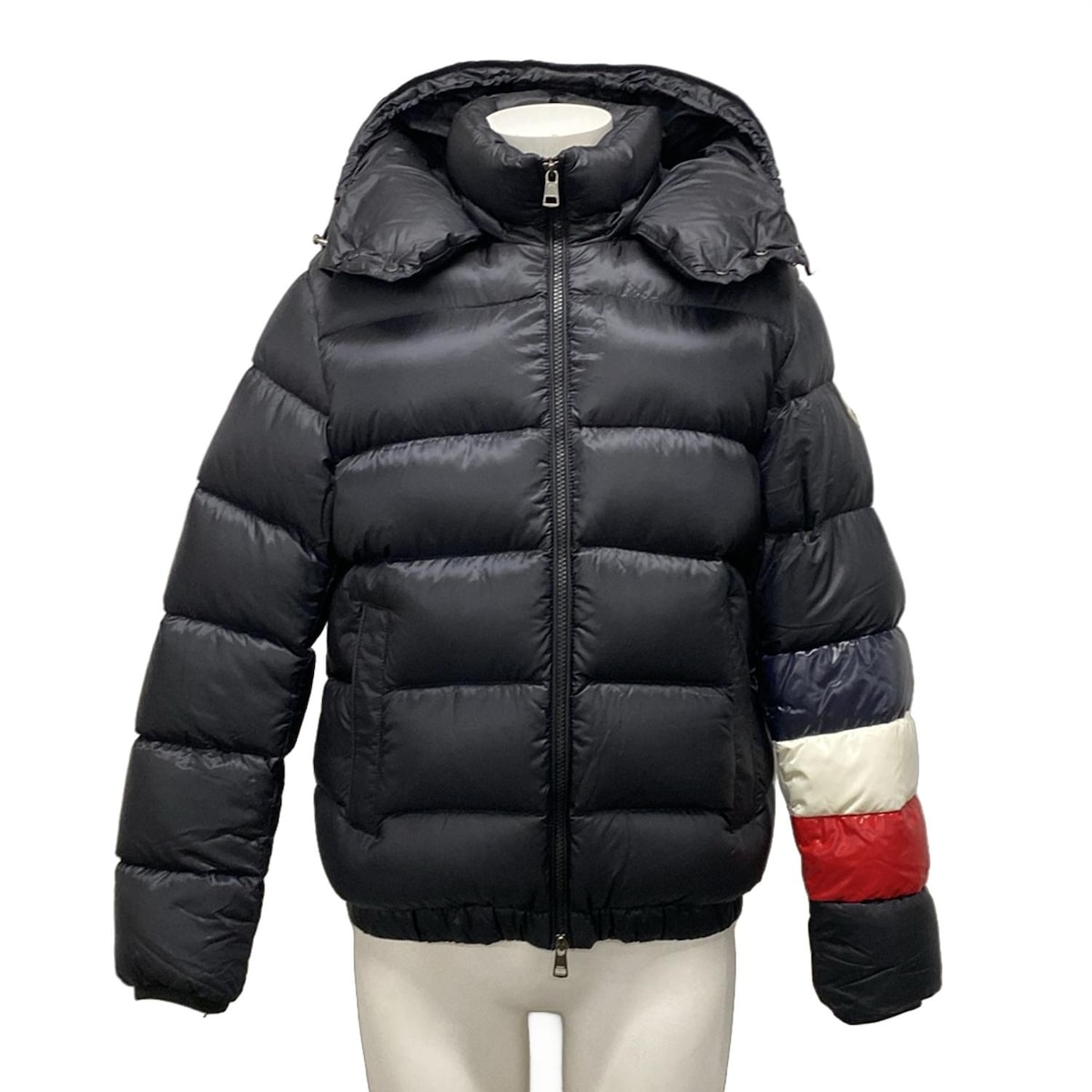 MONCLER（ストレッチ ・ ダウンジャケット）のフリマアイテム一覧 極美 