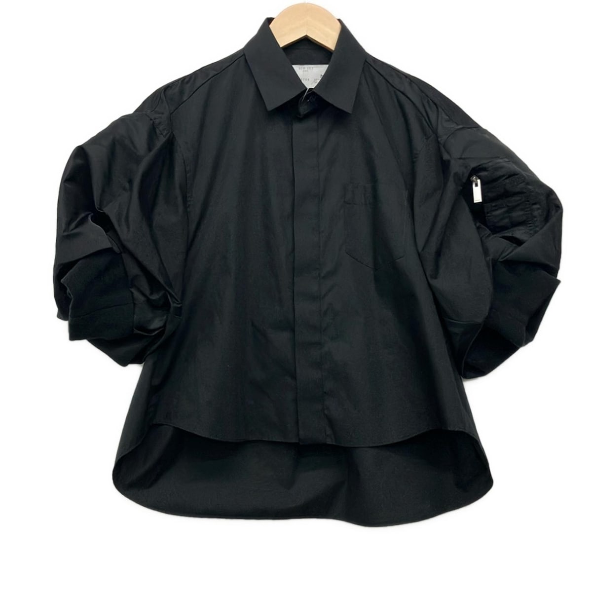 【美品】  sacai / サカイ | 2021SS | Cut and Sewn / オーバーシルエット ロゴショルダージップ シャツ ブラウス | 2 | ホワイト | レディース sacai - 【美品】 sacai / サカイ | 2021SS | Cut and Sewn / オーバー