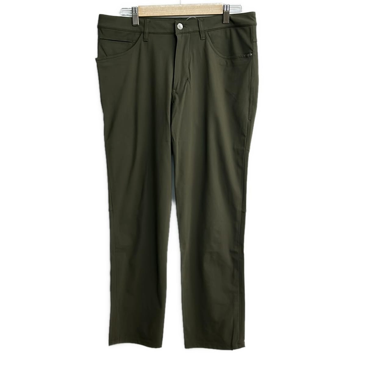 【新着】【中古】lululemon(ルルレモン) パンツ クロップド(半端丈) カーキ