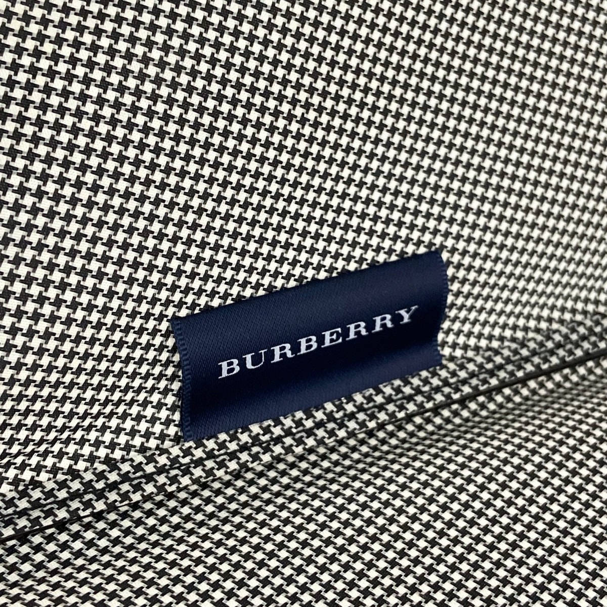 【中古】BURBERRY/Burberry(バーバリー) 折りたたみ傘 千鳥格子柄 ダークグレー×黒