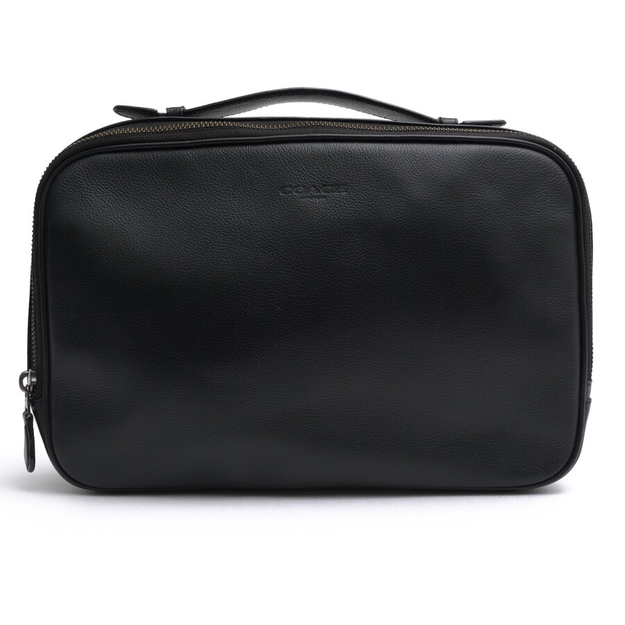 BRANDINGの全商品で利用可↓↓1%OFFクーポン↓↓COACH コーチ セカンドバッグ/クラッチバッグ メンズ F39806 MULTIFUNCTION POUCH Smooth calf leather スムースカーフ 牛革商品説明1941年、アメリカ、ニューヨークのマンハッタン、小さなロフトで生まれたコーチは、今や女性と男性のための洗練された高級ハンドバッグ、アクセサリー、ギフトを扱う、代表的なファッション・アクセサリー・ブラントになりました。シンプルでいて、機能的なバッグ。伝統のレザー商品から、新しい素材とレザーの組み合わせ、パステルカラーや原色などを積極的に取り入れ、スタイリッシュブランドへと変貌をとげた「COACH」。現在、世界25ヶ国以上の国々で事業を展開しているコーチは、「高い品質」「揺るぎない本物志向」「優れた価値」の伝統を忠実に守るグローバル・ブランドです。何十年もの間、コーチはクラフツマンシップの伝統を忠実に守り続けてきました。歴史と伝統に対するブランドの忠誠心は変わりません。コーチでは職人が中心にあり、彼らのクオリティへの献身がコーチ・ブランドを活気づけてきました。アメリカを代表する老舗ハンドバッグブランドとして、これからも世界中の人々に愛され続けていくことでしょう。スムースカーフを使用した多機能ポーチ。内部にはクレジットカードスロット8枚分、複数の多機能ポケットがあり、小物を整理して収納できます。ラウンドファスナーになっており、スナップタブで簡単に開閉できます。商品詳細◆ブランド名　COACH◆サイズ詳細　横幅 約29cm、縦幅 約19cm、マチ 約5cm◆仕様　クレジットカードスロット×8、内部多機能ポケット、スナップタブ、ジップクロージャー、ファブリックライニング、トップハンドル◆特徴　ポーチ シボ革 シュリンクレザー ラウンドジップ ラウンドファスナー◆型番　F39806 MULTIFUNCTION POUCH◆素材　上質な革 レザー◆素材詳細　Smooth calf leather スムースカーフ（牛革）◆色　ブラック 黒◆商品状態　中古品-良い