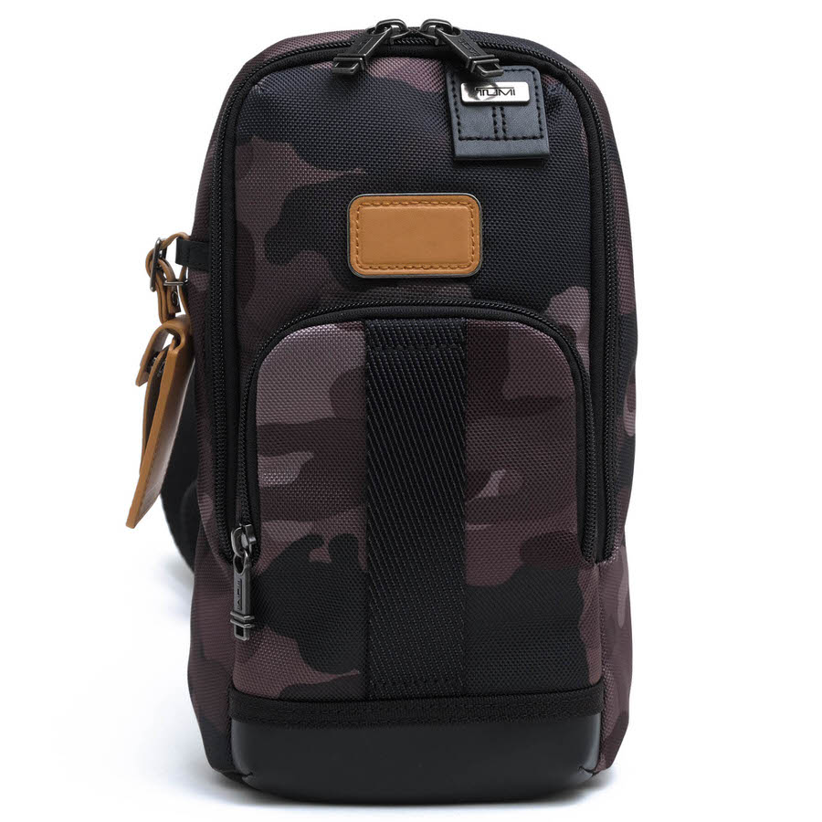 TUMI 迷彩柄 ネイビー バッグ 中古・古着通販】TUMI (トゥミ) 迷彩柄ロール・トップ・バックパック