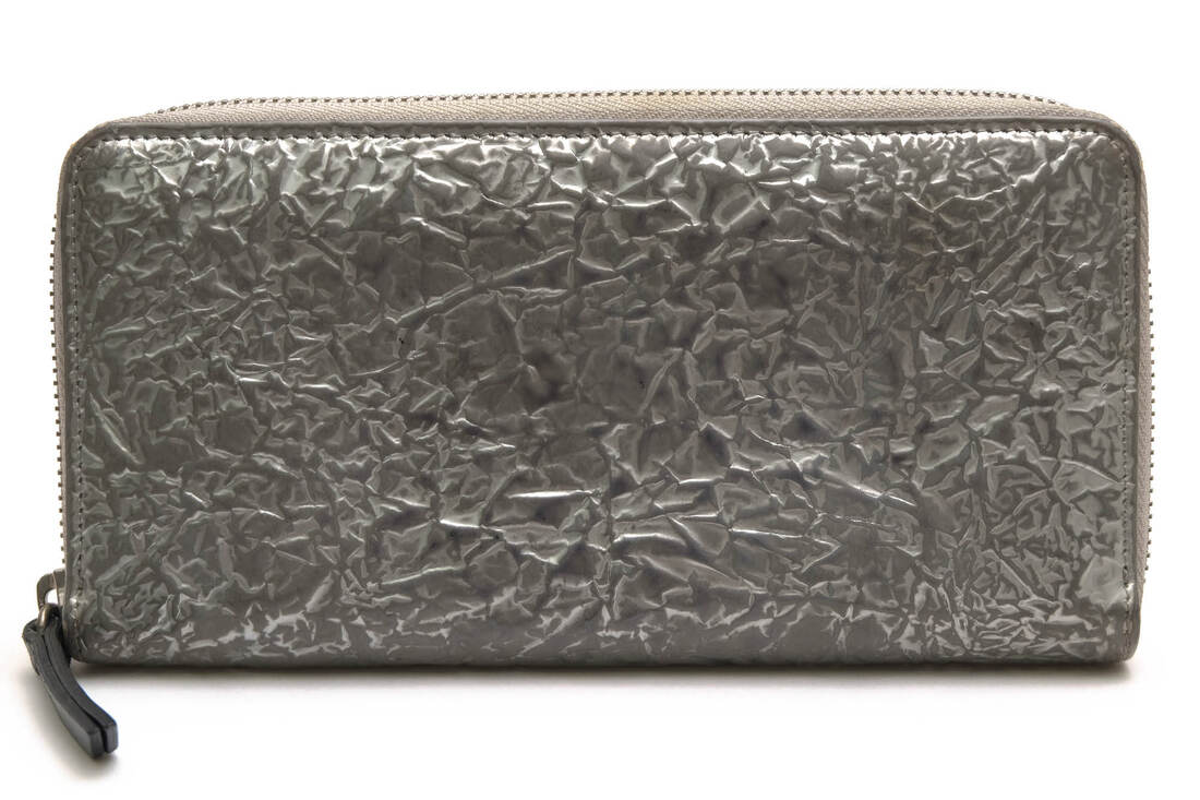 Maison Martin Margiela 長財布 マルタンマルジェラ マルジェラ S56U10083 SY0838 シワ加工メタリックレザー 牛革 カーフレザー 4ステッチ 小銭入れあり ユニセックス 男女兼用 ラウンドジップ ラウンドファスナー 【中古】