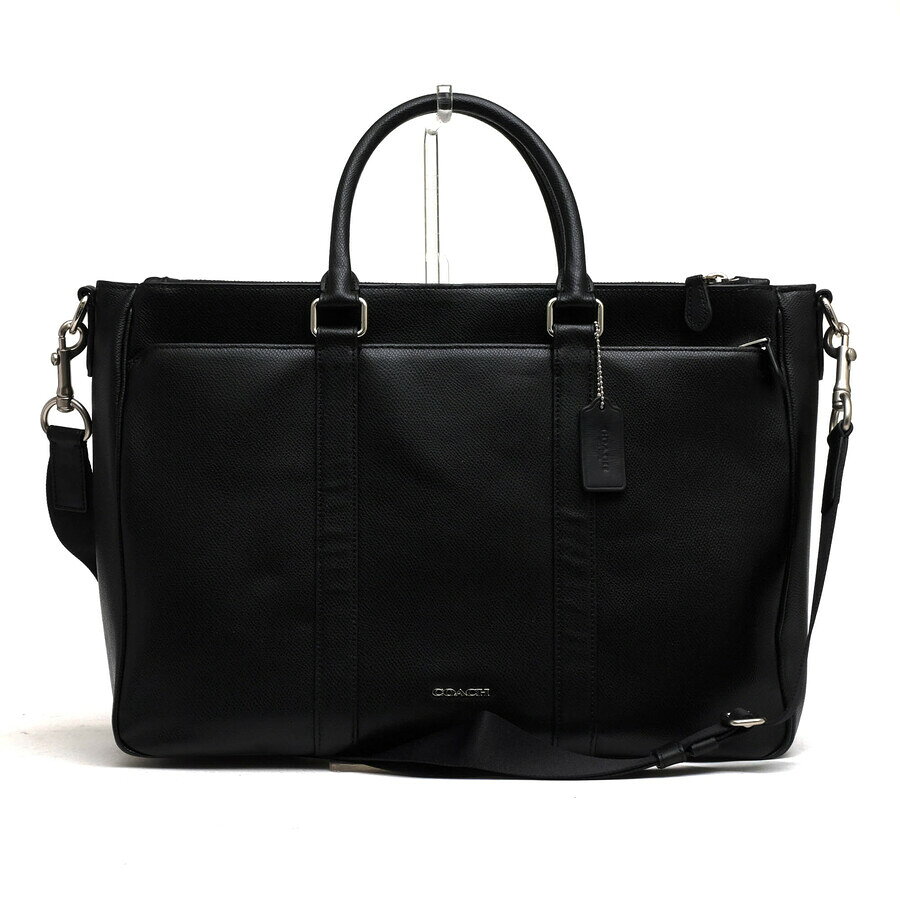 BRANDINGの全商品で利用可↓↓1%OFFクーポン↓↓COACH コーチ ビジネスバッグ メンズ F71695 Metropolitan Bag in Crossgrain Leather メトロポリタン クロスグレインレザー 牛革商品説明1941年、アメリカ、ニューヨークのマンハッタン、小さなロフトで生まれたコーチは、今や女性と男性のための洗練された高級ハンドバッグ、アクセサリー、ギフトを扱う、代表的なファッション・アクセサリー・ブラントになりました。シンプルでいて、機能的なバッグ。伝統のレザー商品から、新しい素材とレザーの組み合わせ、パステルカラーや原色などを積極的に取り入れ、スタイリッシュブランドへと変貌をとげた「COACH」。現在、世界25ヶ国以上の国々で事業を展開しているコーチは、「高い品質」「揺るぎない本物志向」「優れた価値」の伝統を忠実に守るグローバル・ブランドです。何十年もの間、コーチはクラフツマンシップの伝統を忠実に守り続けてきました。歴史と伝統に対するブランドの忠誠心は変わりません。コーチでは職人が中心にあり、彼らのクオリティへの献身がコーチ・ブランドを活気づけてきました。アメリカを代表する老舗ハンドバッグブランドとして、これからも世界中の人々に愛され続けていくことでしょう。傷がつきにくいクロスグレインレザーを使用し、大きく開くマグネット開口部は、大切な書類の取り出しを容易にします。フロントとバックそれぞれにファスナー付きで仕分けがしやすく、細かな小物もスッキリ収納できます。商品詳細◆ブランド名　COACH◆サイズ詳細　横幅 約41.5cm、縦幅 約30cm、マチ 約11cm、ショルダー長さ 約130cm◆仕様　ポケット×4 ファスナーポケット×4◆特徴　2WAY ショルダーバッグ◆型番　F71695 Metropolitan Bag in Crossgrain Leather メトロポリタン◆素材　上質な革 レザー◆素材詳細　クロスグレインレザー（牛革）◆色　ブラック 黒◆商品状態　中古品-非常に良い◆付属品　ショルダーストラップ