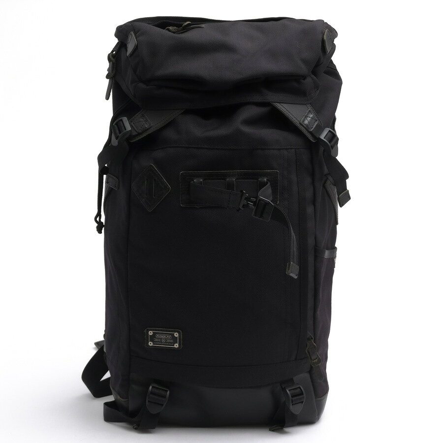 BRANDINGの全商品で利用可↓↓1%OFFクーポン↓↓AS2OV アッソブ リュック メンズ 061301 EXCLUSIVE BALLISTIC NYLON BACK PACK エクスクルーシブ バリスティックナイロン 牛革商品説明元マスターピースの元代表である冨士松大智さんが、2013年からスタートした「UNBY」が手がけるバッグブランド。「AS2OV」とは、「A SHARED SENSE OF VALUE（価値を共有する）」のイニシャルであり、日本独自の感覚で、考え抜かれたデザイン性と様々な機能性をプラスしたプロダクトをリリースしております。ちなみに、会社名の「UNBY（アンバイ）」は、日本語の「ええ塩梅（アンバイ）」からきており、ブランドとして人として、バランスが大事という願いを込めて名付けられたとのことです。アウトドア仕様の堅牢さと都市生活に必要な機能性を両立したバックパック。耐久性に優れたコーデュラバリスティックナイロンを採用し、程よい光沢を残した深みのある生地に柔らかさが魅力です。背面部分には通気性の良いクッション性のあるメッシュ素材を採用。細部にまでこだわった設計には、背負いながらアクセスできるサイドジッパーや、ハーネス・ウエスト部のポケット、折りたたみ傘収納可能なドリンクポケットなど、用途別に最適化された収納機能を多数搭載。商品詳細◆ブランド名　AS2OV◆サイズ詳細　横幅 約25cm、縦幅 約50cm、マチ 約15cm◆仕様　ラップ式上部ジップポケット、メイン収納部サイドアクセスジッパー、PCスリーブポケット（13インチ対応）、外側ジップポケット×5、ハーネスポケット×1、ウエストポケット（ジップ＋ベルクロ）×1、ドリンクポケット、ジャケットホルダー金具付き、荷物量調整ベルト付き◆特徴　バックパック デイパック◆型番　061301 EXCLUSIVE BALLISTIC NYLON BACK PACK◆素材　上質なナイロン×革レザー◆素材詳細　表地：コーデュラバリスティックナイロン1000d×840d 100% 付属：オイルドカウレザー(ベジタブルタンニン鞣し)◆色　ブラック 黒◆商品状態　中古品-良い