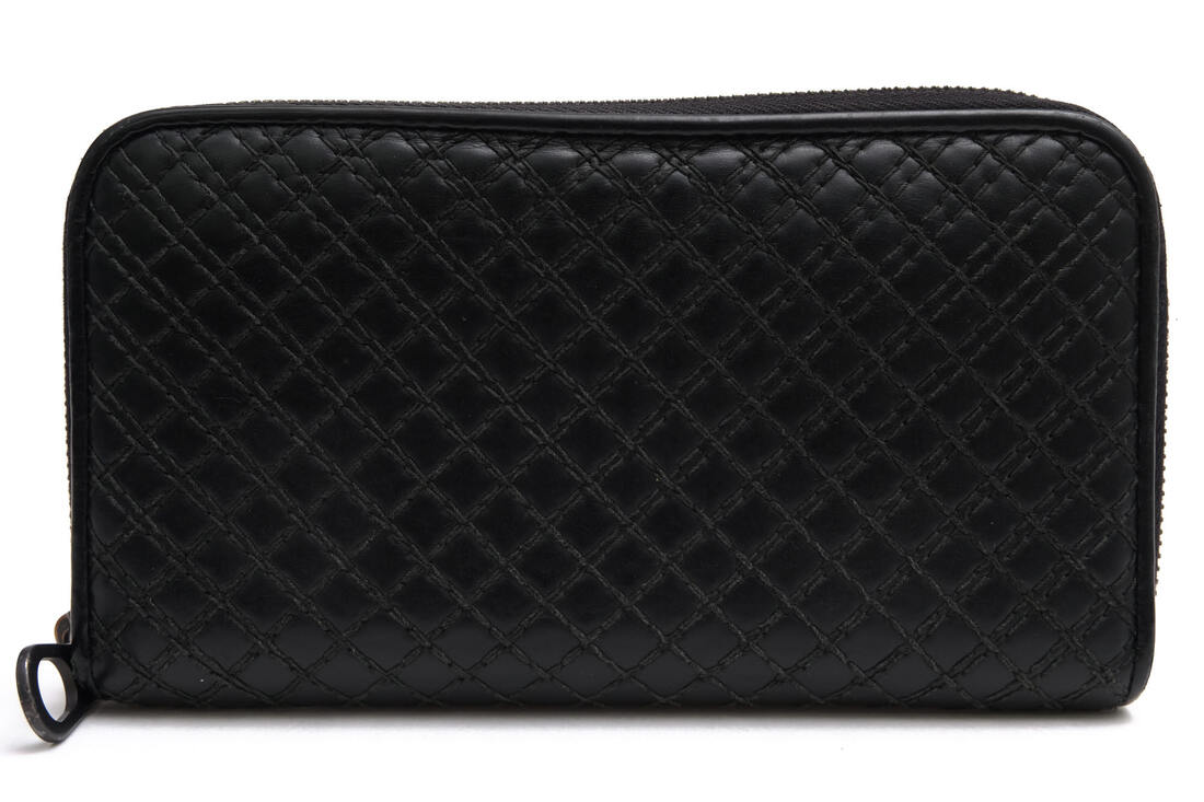 BOTTEGA VENETA 長財布 ボッテガヴェネタ 344679 VANH1 1000 カーフレザー 牛革 キルティング 小銭入れあり ラウンドジップ ラウンドファスナー 【中古】