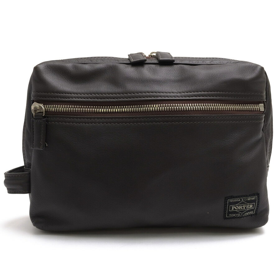 BRANDINGの全商品で利用可↓↓1%OFFクーポン↓↓PORTER ポーター 吉田カバン セカンドバッグ/クラッチバッグ メンズ 124-04532 TAUSEN POUCH タウゼン 牛ステア中艶商品説明ホテルなどでお客様の鞄を預かるポーターという職業が 常に鞄に触れ、最も鞄の良さを知る者と考え、ブランド名に起用。吉田の技術と伝統をいかした吉田カバンのメインブランド。吉蔵が掲げた「一針入魂」を社是に、現在も在り続けています。それは、きちんとしたもの作りであり、海外生産をやらないことであり、物心両面に渡る職人さんへの配慮、そしてお客様との会話です。一針入魂は無くてはならない吉田カバンのバックボーンです。素材選びからデザイン、縫製に至るすべての工程に手を抜かないものづくりを実現するには熟練した職人の高い技術力が必要です。吉田カバンは、このこだわりに共感し、望むような鞄を作るのは日本の職人をおいて他にないと考え、ブランドを築き上げております。軽くてしなやかな革を使用したデイリーユースのビジネスバッグシリーズのTAUSEN。ポニータッチの上品な革のテイストが魅力的です。外装には前面と背面にファスナーポケットを備えており、チケットやメモ帳などを即座に取り出したいときに便利。特に前面ポケットはマチ付き仕様となっており、小物を入れても型崩れしにくく、収納した物が取り出しやすい設計です。メイン収納部はダブルファスナー式で大きく開き、中が一目で確認できます。内部には2つのオープンポケットと独自の「マジックポケット」が設けられており、カードや手帳、スマートフォンなどを仕分けて収めるのに適しています。商品詳細◆ブランド名　PORTER◆サイズ詳細　横幅 約24cm、縦幅 約16.5cm、マチ 約7cm◆仕様　ダブルファスナー開閉 内側オープンポケット×2、マジックポケット×1 外側ファスナーポケット×2 サイドレザーハンドル付き◆特徴　ポニータッチ仕上げ◆型番　124-04532 TAUSEN POUCH タウゼン◆生産国　日本◆素材　上質な革 レザー◆素材詳細　牛ステア中艶(中艶のポニータッチ仕上げ) 裏地：リップナイロン（PU加工）◆色　ダークブラウン 焦げ茶◆商品状態　中古品-良い