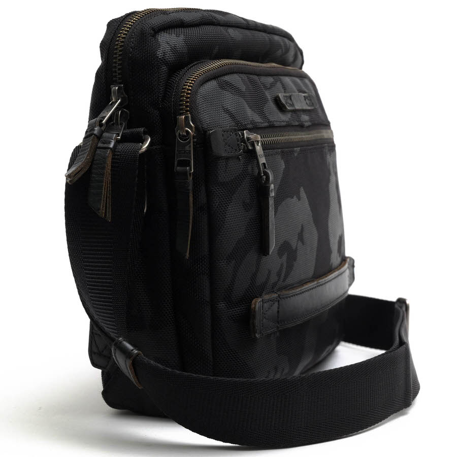 トゥミ/TUMI/61006DCM Dalston Clifton Crossbody ダルストン クリフトンクロスボ...