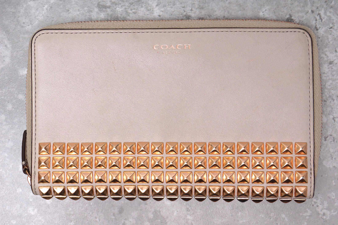 コーチ/COACH/50211 レガシー スタデッド レザー コンチネンタル ジップ 長財布 【中古】