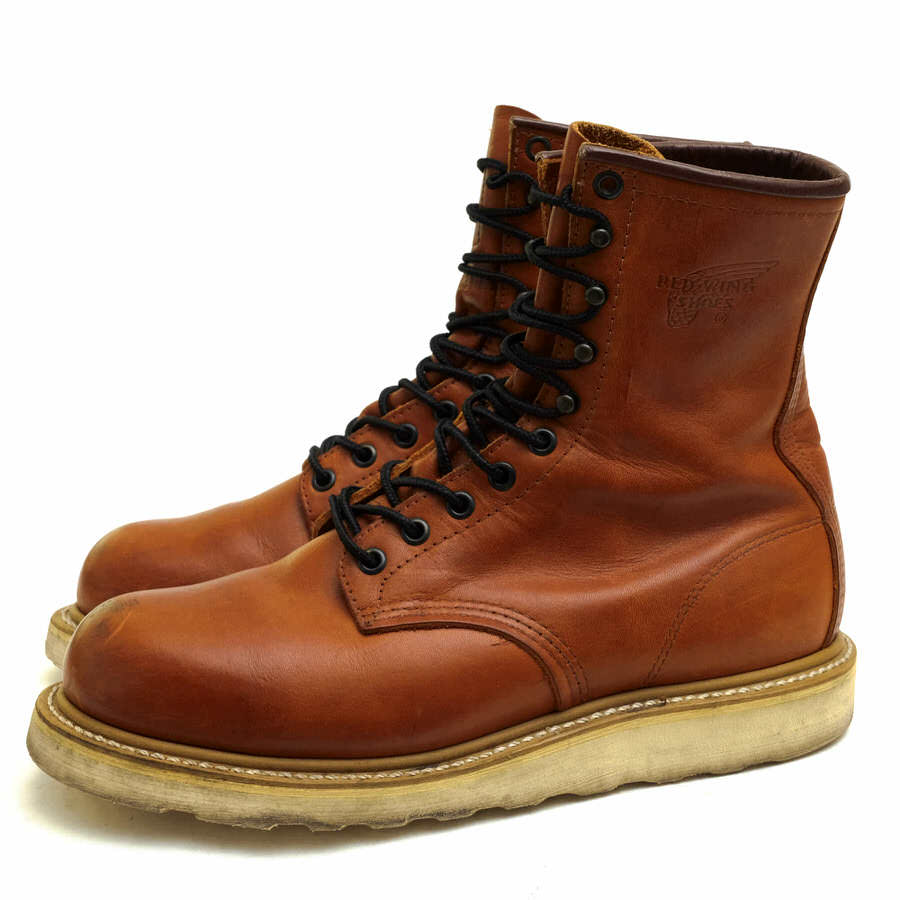 BRANDINGの全商品で利用可↓↓1%OFFクーポン↓↓RED WING / レッドウィングRED WING レッドウィング ワークブーツ 23717 ヴィンテージ品 スチールトゥ 牛革商品説明1905年、アメリカミネソタ州のレッドウィングという街で、チャールズ・ベックマンが14人の仲間と共に「RED WINGShoe Company」という名の小さな工場を設立。現在でも、アメリカ国内での生産にこだわり、本格的な作りに相反した控えめの値段設定などの条件が重なり、世界中のワークブーツを代表するブランドへと成長した。現在では、赤い羽根がロゴマークとして用いられている。日本では、レッドウィングジャパン (RED WINGJapan) が輸入や企画・生産などを執り行っており、アメリカのレッドウィング社とは型番やモデルが違うものとなっている。商品詳細◆ブランド名　RED WING◆サイズ表記　US8◆日本サイズ参考　約26.0cm◆サイズ詳細　アウトソール靴底全長 約31cm、アウトソール靴底幅 約11.7cm、ヒール高さ約3cm、ブーツ高さ 約21.5cm◆仕様　ワイズE スチールトゥ◆特徴　ロガーブーツ グッドイヤーウェルト製法 プレーントゥ クレープソール◆型番　23717◆生産国　USA◆素材　上質な革 レザー◆素材詳細　牛革◆色　ブラウン 茶◆商品状態　中古品-可◆状態詳細　ヴィンテージ品になります。使用感はありますが、まだまだご愛用いただけます。◆備考　ヴィンテージ品