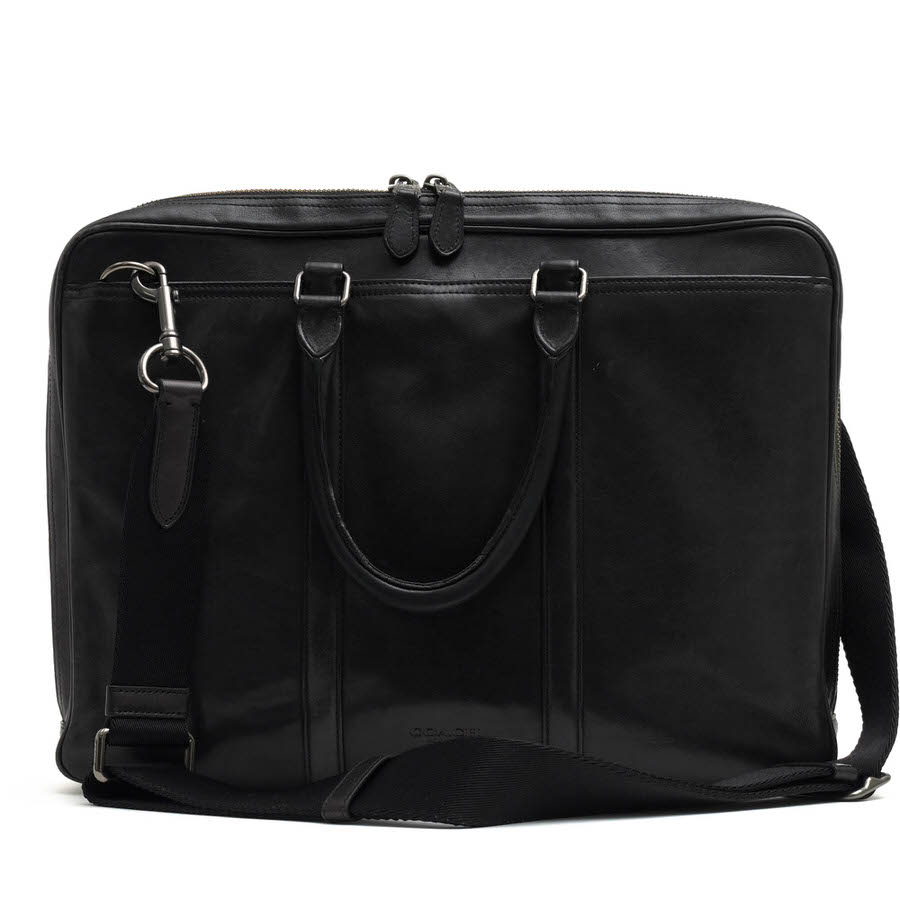 BRANDINGの全商品で利用可↓↓1%OFFクーポン↓↓COACH / コーチCOACH コーチ ビジネスバッグ 71732 Metropolitan Slim Briefcase メトロポリタン スリム ブリーフ 商品説明1941年、アメリカ、ニューヨークのマンハッタン、小さなロフトで生まれたコーチは、今や女性と男性のための洗練された高級ハンドバッグ、アクセサリー、ギフトを扱う、代表的なファッション・アクセサリー・ブラントになりました。シンプルでいて、機能的なバッグ。伝統のレザー商品から、新しい素材とレザーの組み合わせ、パステルカラーや原色などを積極的に取り入れ、スタイリッシュブランドへと変貌をとげた「COACH」。現在、世界25ヶ国以上の国々で事業を展開しているコーチは、「高い品質」「揺るぎない本物志向」「優れた価値」の伝統を忠実に守るグローバル・ブランドです。何十年もの間、コーチはクラフツマンシップの伝統を忠実に守り続けてきました。歴史と伝統に対するブランドの忠誠心は変わりません。コーチでは職人が中心にあり、彼らのクオリティへの献身がコーチ・ブランドを活気づけてきました。アメリカを代表する老舗ハンドバッグブランドとして、これからも世界中の人々に愛され続けていくことでしょう。コーチ定番のスポーツカーフレザーを贅沢に使用したブリーフケース「メトロポリタン スリム ブリーフ」。便利なダブルファスナー仕様で、A4サイズ対応、ポケットを豊富に備えています。なめらかな質感のスポーツカーフレザーはCOACHの定番。仕事にも、オフにも使えて使いやすさ抜群です。商品詳細◆ブランド名　COACH◆サイズ詳細　横幅 約39cm、縦幅 約29cm、マチ 約6cm、ショルダー長さ最大 約134cm◆仕様　ポケット×4 ファスナーポケット×1 ペンホルダー×1◆特徴　2WAY ショルダーバッグ◆型番　71732 Metropolitan Slim Briefcase メトロポリタン スリム ブリーフ◆素材　上質な革 レザー◆素材詳細　スポーツカーフ（牛革）◆色　ブラック 黒◆商品状態　中古品-良い◆状態詳細　持ち手コバ塗装に一部剥がれあり（画像参照）◆付属品　ショルダーストラップ
