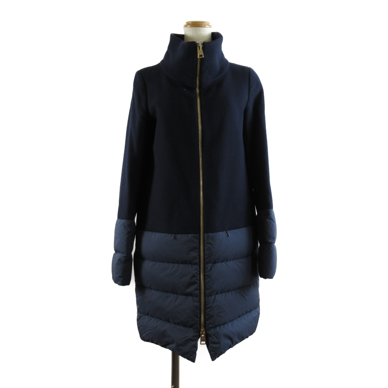 ヘルノ Herno ダウンコート ダウンジャケット 衣料品 アウター ウール ポリエステル レディース ネイビー系 ネイビー 【中古】のサムネイル