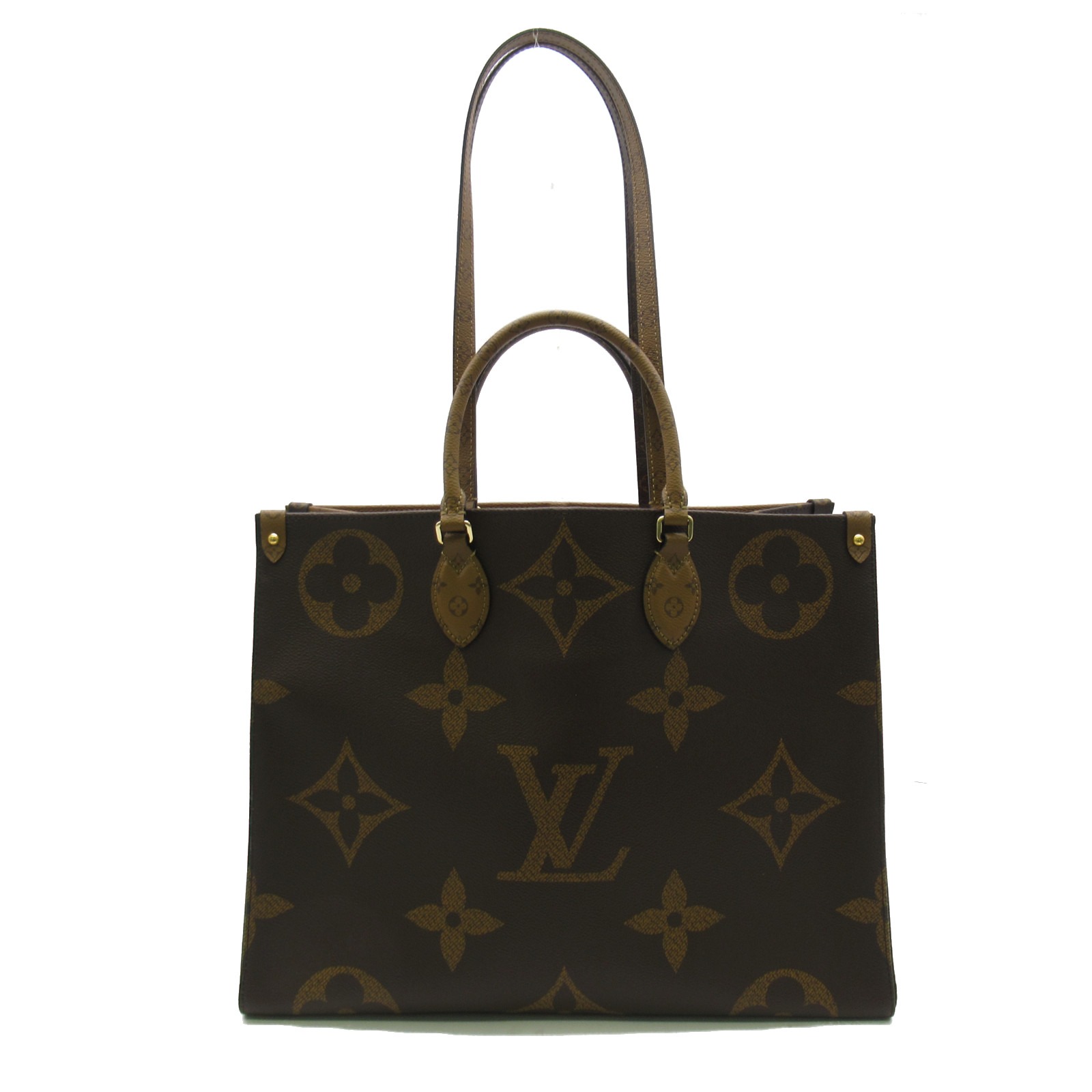 アップ日：2024/02/14状態若干の使用感、傷、擦れ、汚れが見られますブランド名LOUIS VUITTON（ルイ・ヴィトン）商品名オンザゴー GM 2wayショルダーバッグ商品品番M45320カラー ブラウン系素材モノグラム・ジャイアントリバース PVCコーティングキャンバス × サイズ W約41cm x H約31cm x D約17cm ハンドルの長さ：約34cmストラップドロップの長さ：約11cmショルダーの長さ：約65cm ポケット内側：ファスナーポケット x 1オープンポケット x 2付属品なし※付属品欄に記載されていないものは、原則付属致しません。※外箱・保存袋・保証書・等が付属している場合、それらの状態は商品ランクには含まれません。製造番号/シリアルRFID有備考新型につき製造番号無し(ICチップ内蔵)【2107600972886】LOUIS VUITTON（ルイ・ヴィトン）