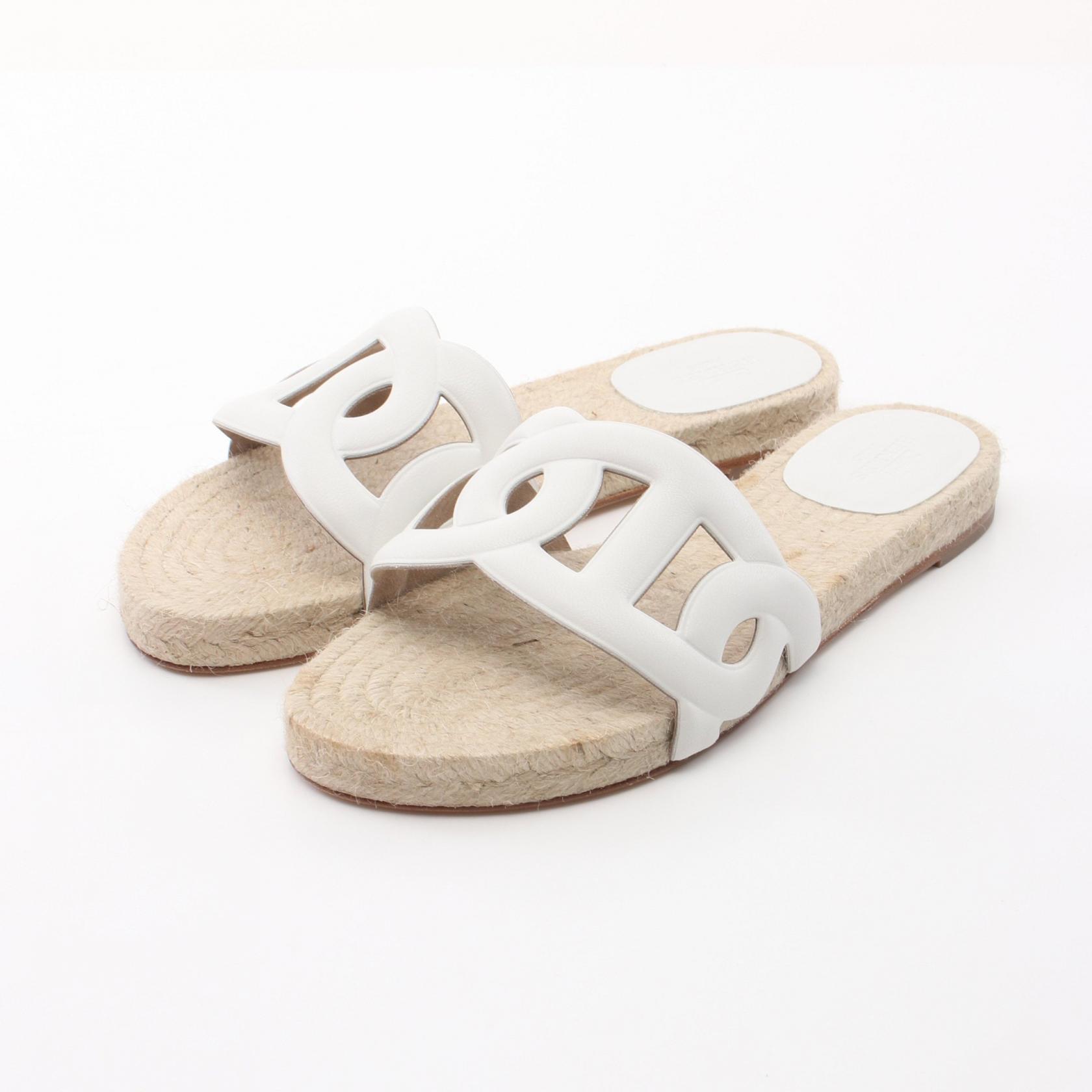 エルメス HERMES ファモサ シェーヌダンクル サンダル 靴 レザー レディース ホワイト系 【中古】のサムネイル