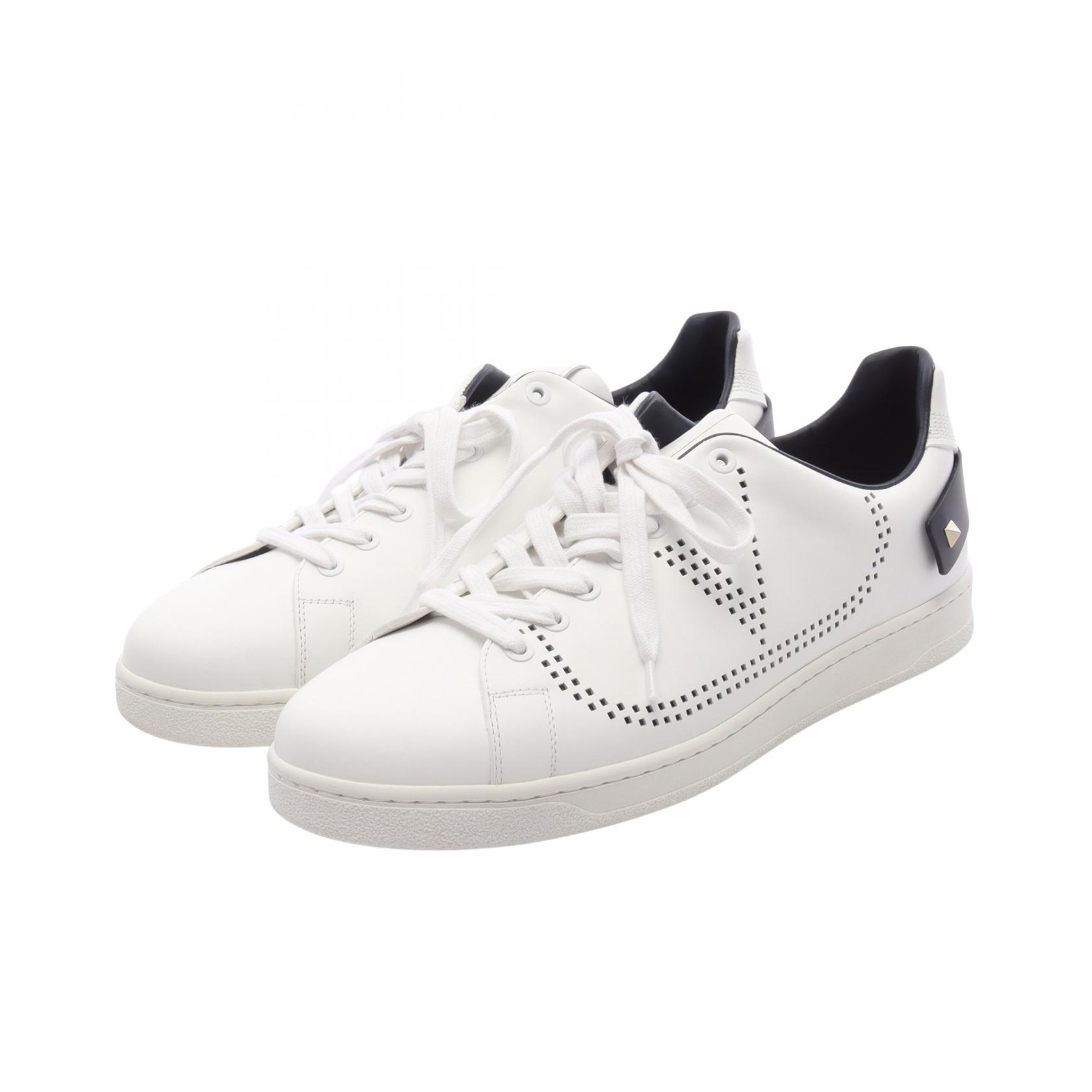 バレンティノレザー スタッズスニーカー 37 楽天市場】valentino ロックスタッズ(カラーホワイト)(靴)の通販