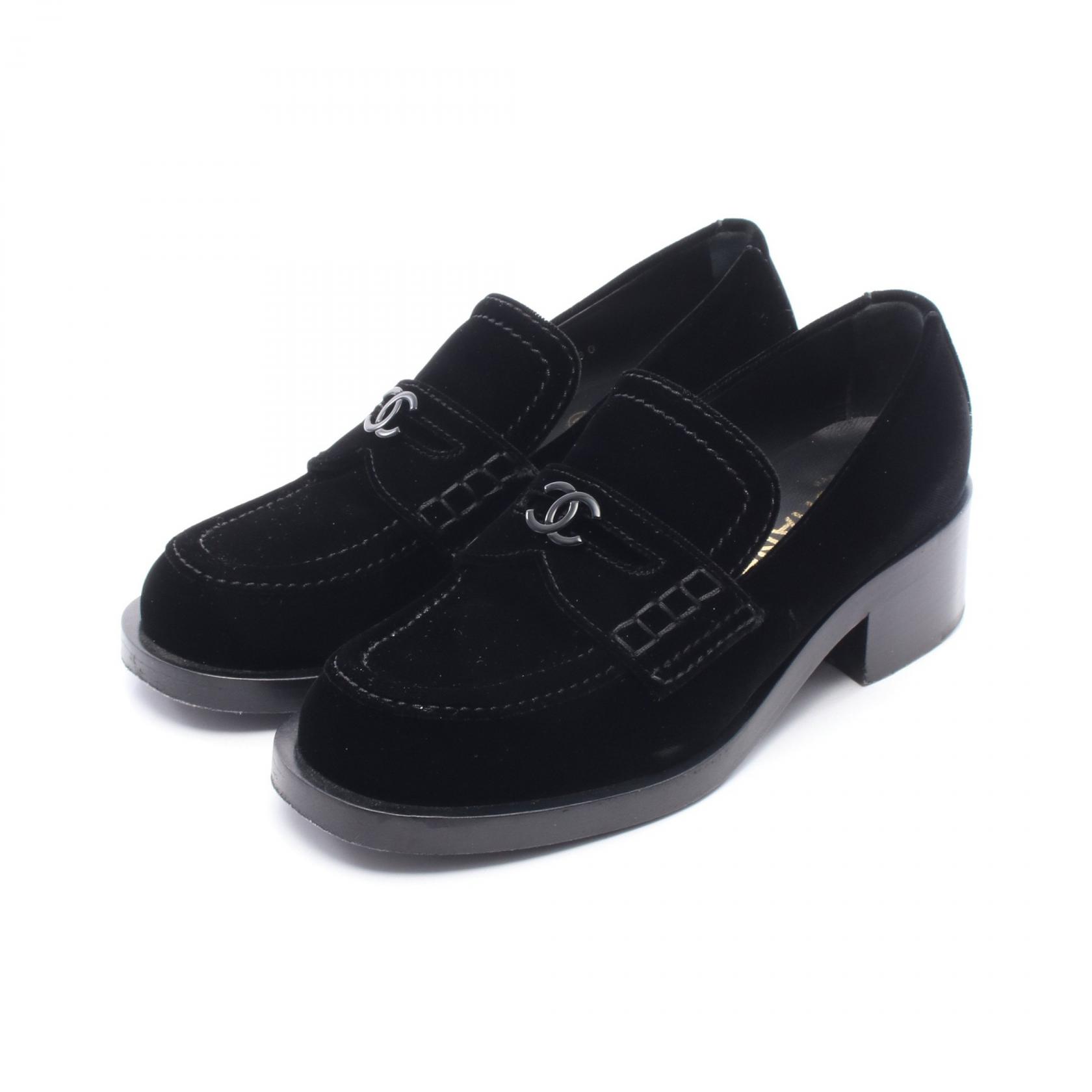 ≪全品5%OFF&まとめ買い対象≫シャネル CHANEL ローファー 靴 ファブリック レディース ブラック系 【中古】