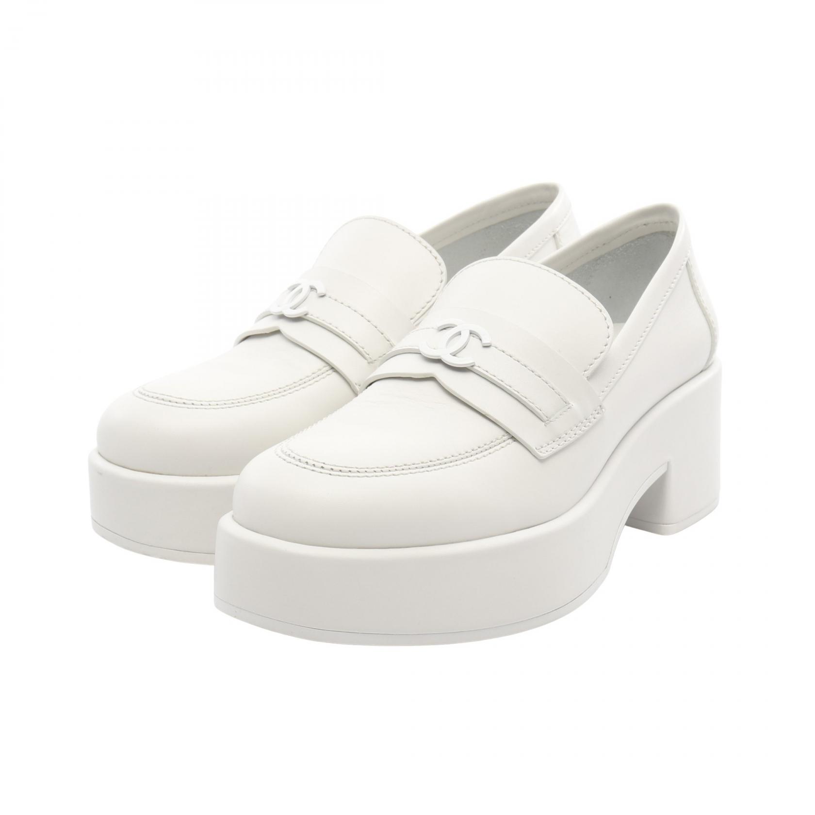 ≪全品5%OFF&まとめ買い対象≫シャネル CHANEL ココマーク ローファー 靴 レザー レディース ホワイト系 G39206X56725 【中古】