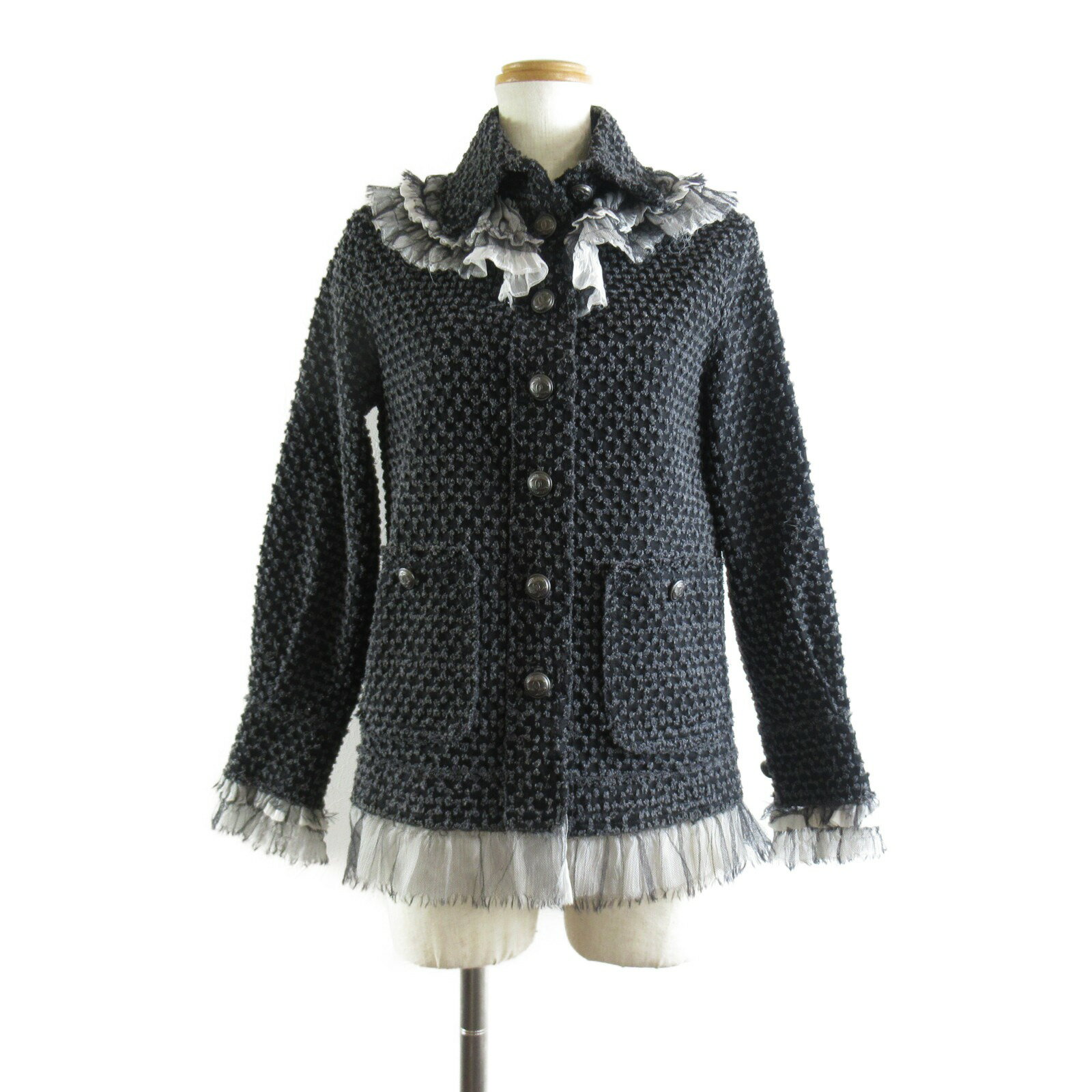 シャネル CHANEL フリルジャケット ノーカラージャケット 衣料品 アウター コットン レディース ブラック系 ブラック 【中古】 | 衣類 ブランド ジャケット コートのサムネイル