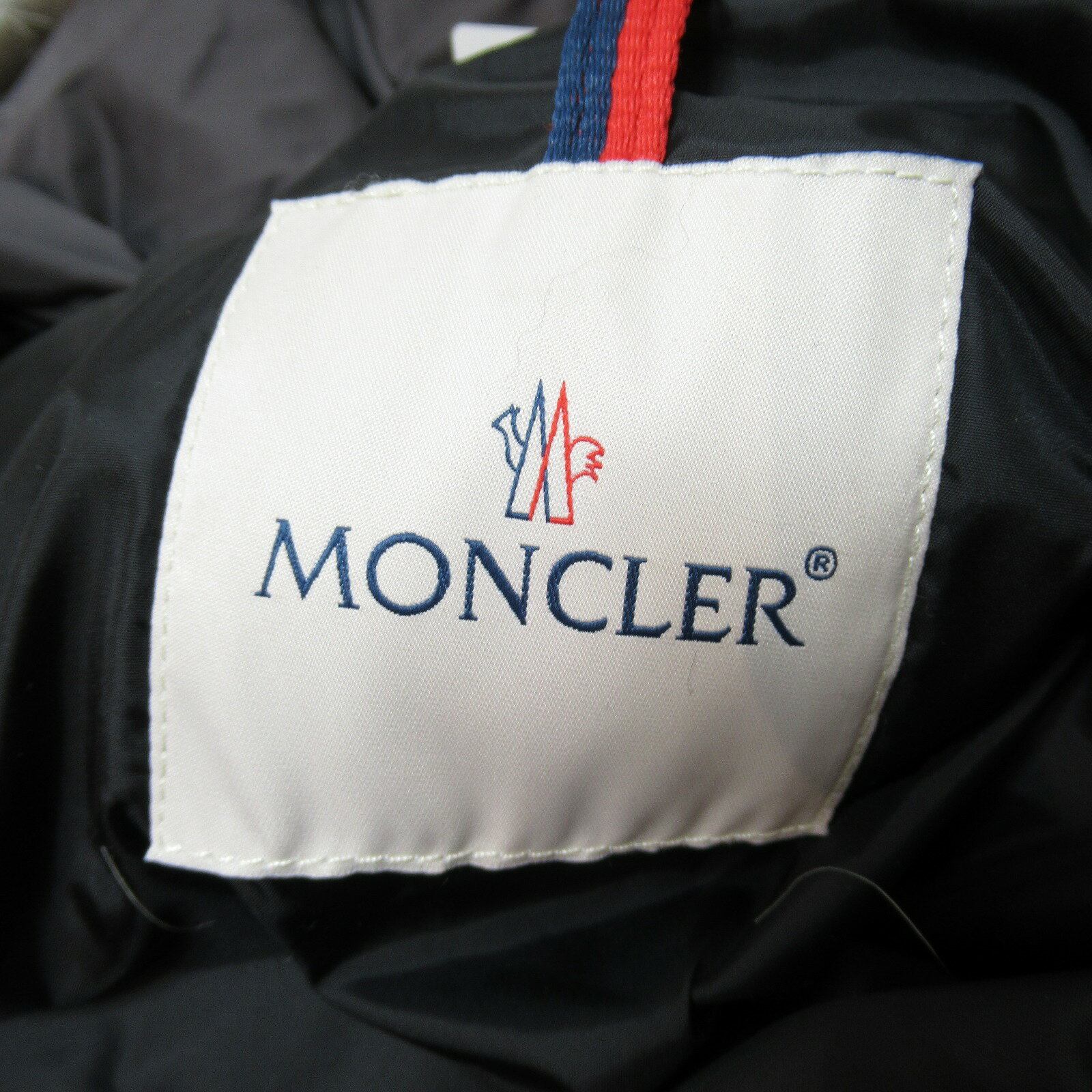 モンクレール MONCLER シルバーフォックス付きロングダウンコート ダウンジャケット 衣料品 アウター ナイロン ダウン / シルバーフォックス メンズ レディース グレー系 グレー E20934933825C0059 【中古】 | ユニセックス 衣類 ブランド