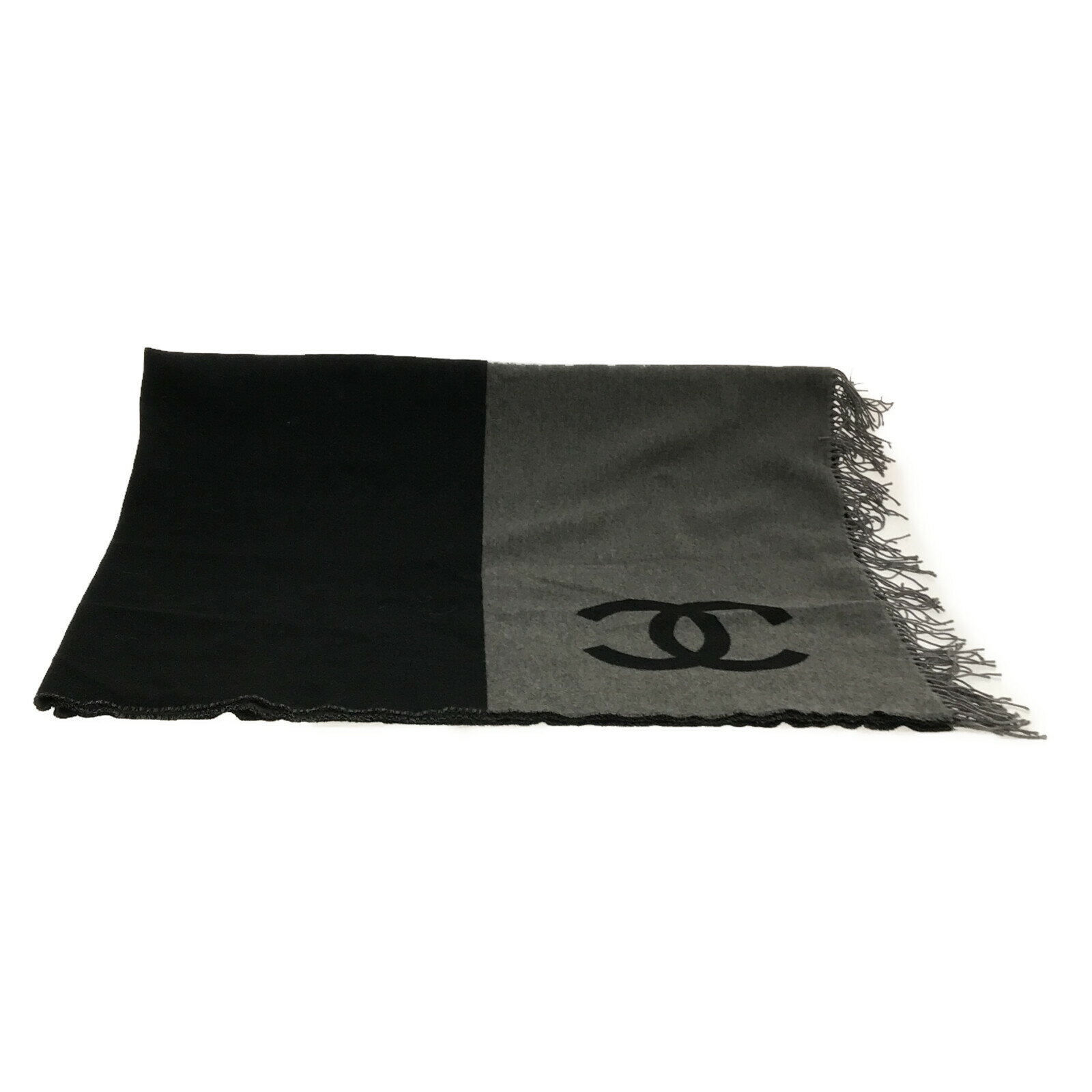 シャネル CHANEL ブランケット 衣料品 ウール メンズ レディース グレー系 【中古】のサムネイル