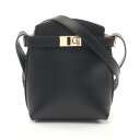【20%OFFクーポン対象】サルヴァトーレフェラガモ Salvatore Ferragamo ガンチーニ ショルダーバッグ バッグ レザー レディース ブラック系 22 0650 【中古】(4)