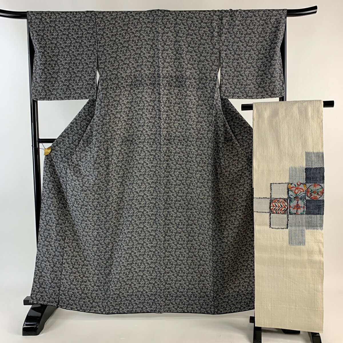 小紋 身丈163cm 裄丈67cm M 袷 名古屋帯セット 菊 黒灰 正絹 美品 秀品 【中古】のサムネイル